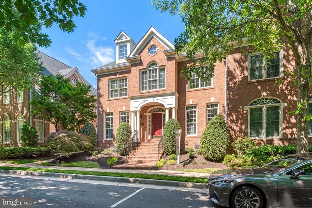 3842 FARRCROFT GRN, Fairfax, VA 22030