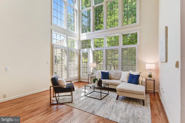 3842 FARRCROFT GRN, Fairfax, VA 22030
