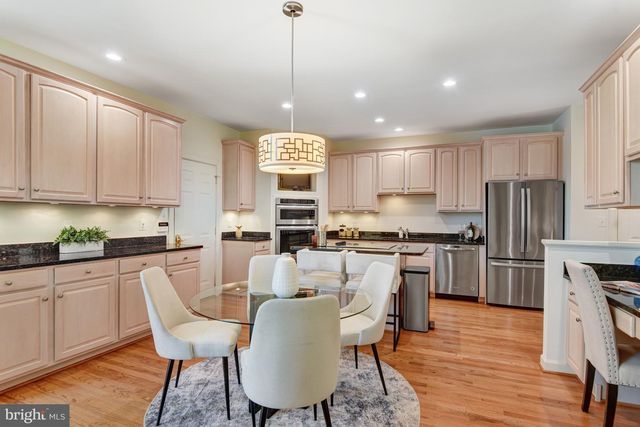 3842 FARRCROFT GRN, Fairfax, VA 22030
