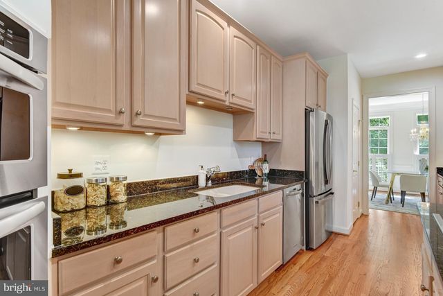 3842 FARRCROFT GRN, Fairfax, VA 22030