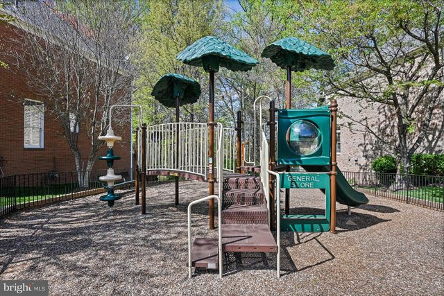 3842 FARRCROFT GRN, Fairfax, VA 22030