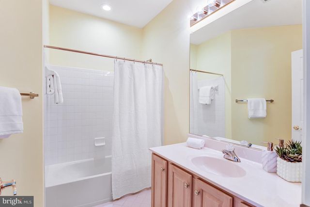 3842 FARRCROFT GRN, Fairfax, VA 22030