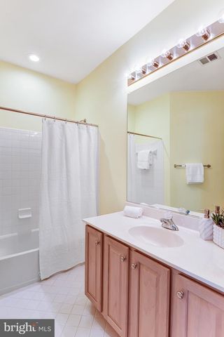 3842 FARRCROFT GRN, Fairfax, VA 22030