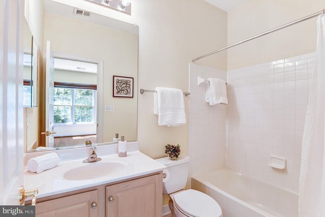 3842 FARRCROFT GRN, Fairfax, VA 22030