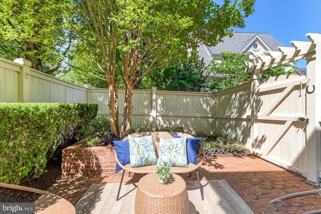 3842 FARRCROFT GRN, Fairfax, VA 22030