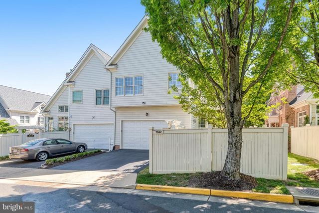 3842 FARRCROFT GRN, Fairfax, VA 22030