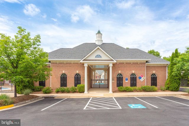3842 FARRCROFT GRN, Fairfax, VA 22030