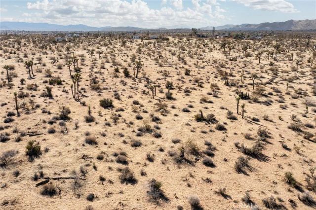 59525 La Crescenta, Yucca Valley, CA 92284
