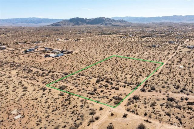 59525 La Crescenta, Yucca Valley, CA 92284