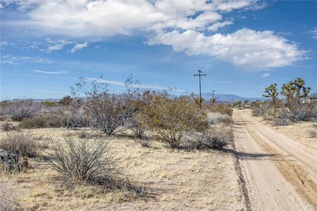 59525 La Crescenta, Yucca Valley, CA 92284