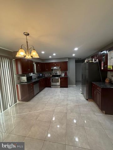 41 SASSAFRAS DR, Sicklerville, NJ 08081