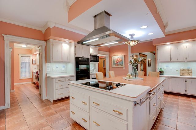 4151 Rice Street, Shoreview, MN 55126