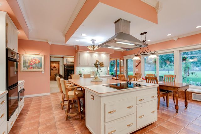 4151 Rice Street, Shoreview, MN 55126