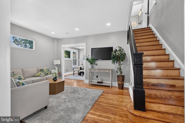 39 CLOVERDALE AVE, Upper Darby, PA 19082