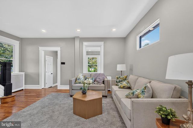 39 CLOVERDALE AVE, Upper Darby, PA 19082