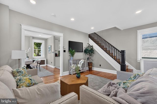 39 CLOVERDALE AVE, Upper Darby, PA 19082