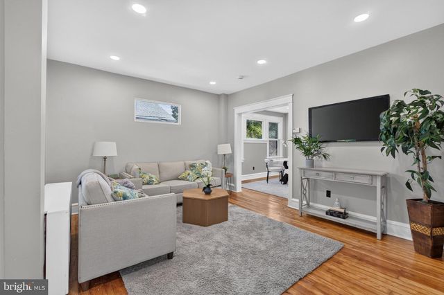 39 CLOVERDALE AVE, Upper Darby, PA 19082
