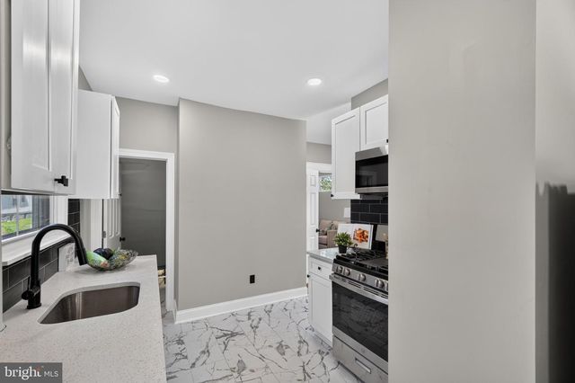 39 CLOVERDALE AVE, Upper Darby, PA 19082