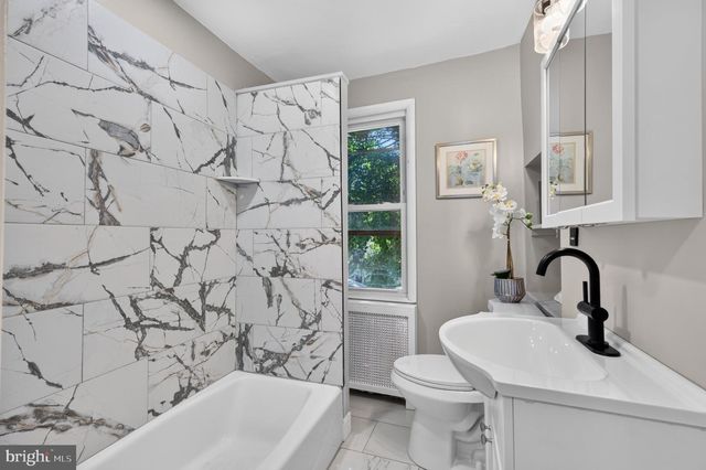 39 CLOVERDALE AVE, Upper Darby, PA 19082
