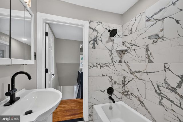 39 CLOVERDALE AVE, Upper Darby, PA 19082