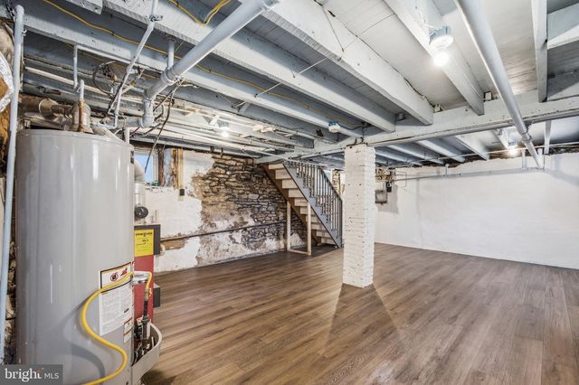 39 CLOVERDALE AVE, Upper Darby, PA 19082
