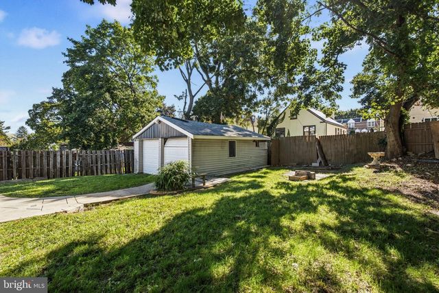 39 CLOVERDALE AVE, Upper Darby, PA 19082