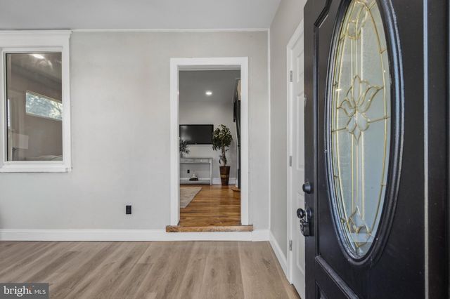 39 CLOVERDALE AVE, Upper Darby, PA 19082