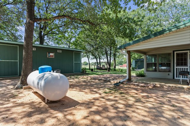 243 Brooks Circle, Lorena, TX 76655