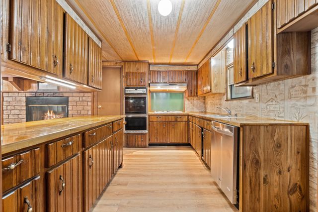 243 Brooks Circle, Lorena, TX 76655