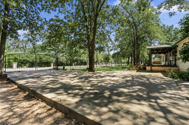 243 Brooks Circle, Lorena, TX 76655