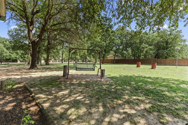 243 Brooks Circle, Lorena, TX 76655