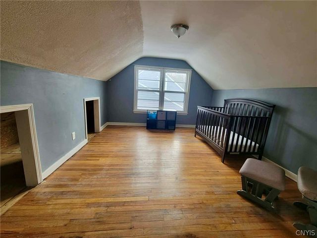 15 Woodlawn Avenue East, Utica, NY 13501