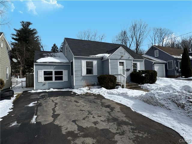 15 Woodlawn Avenue East, Utica, NY 13501