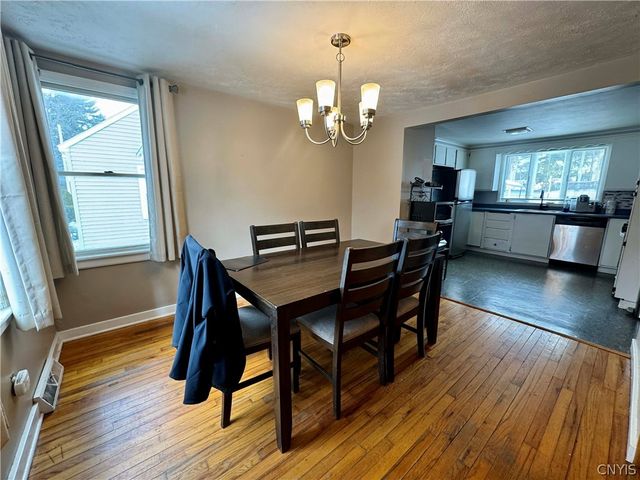 15 Woodlawn Avenue East, Utica, NY 13501