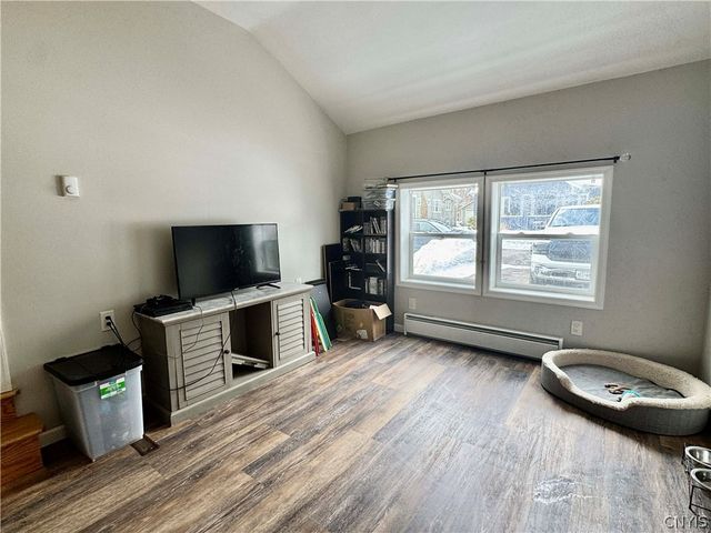 15 Woodlawn Avenue East, Utica, NY 13501