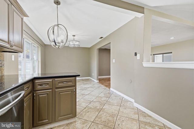 56 N NORTHPARK DR, Levittown, PA 19054