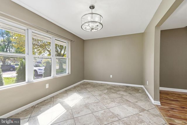 56 N NORTHPARK DR, Levittown, PA 19054