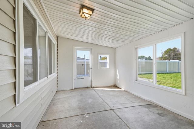 56 N NORTHPARK DR, Levittown, PA 19054