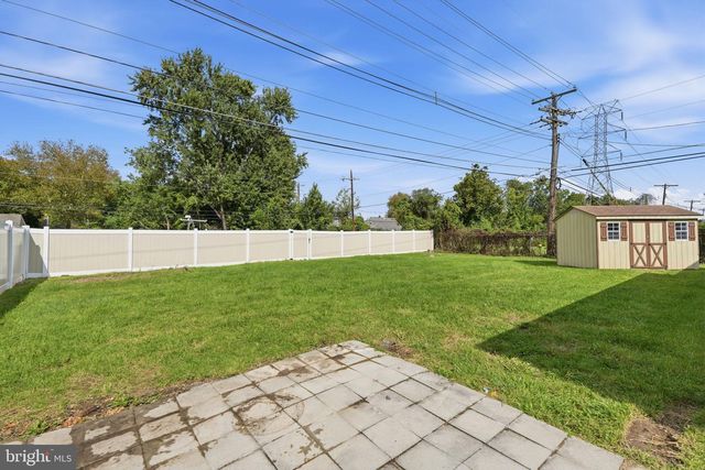 56 N NORTHPARK DR, Levittown, PA 19054