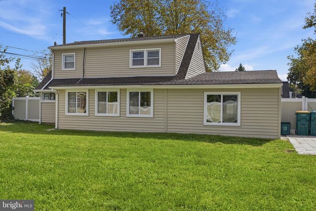 56 N NORTHPARK DR, Levittown, PA 19054