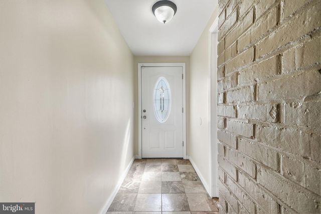 56 N NORTHPARK DR, Levittown, PA 19054