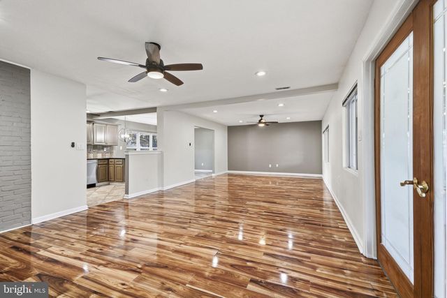 56 N NORTHPARK DR, Levittown, PA 19054