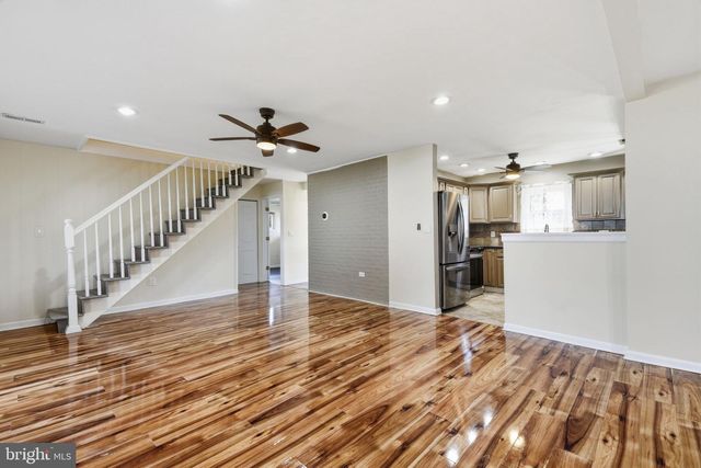 56 N NORTHPARK DR, Levittown, PA 19054