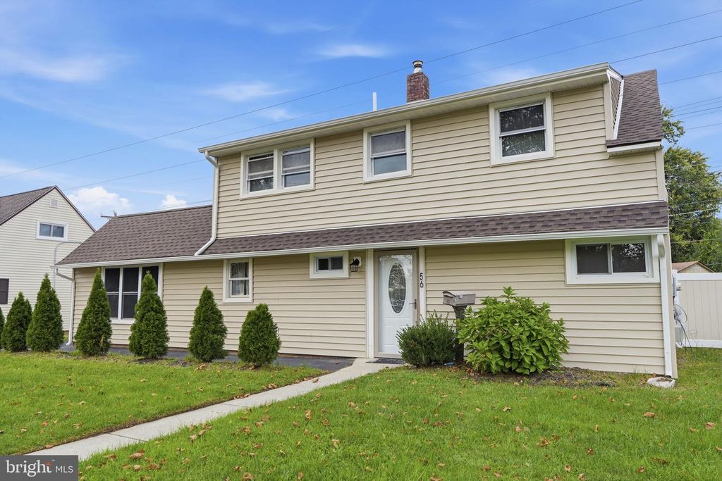 56 N NORTHPARK DR, LEVITTOWN, PA 19054 — photo 2