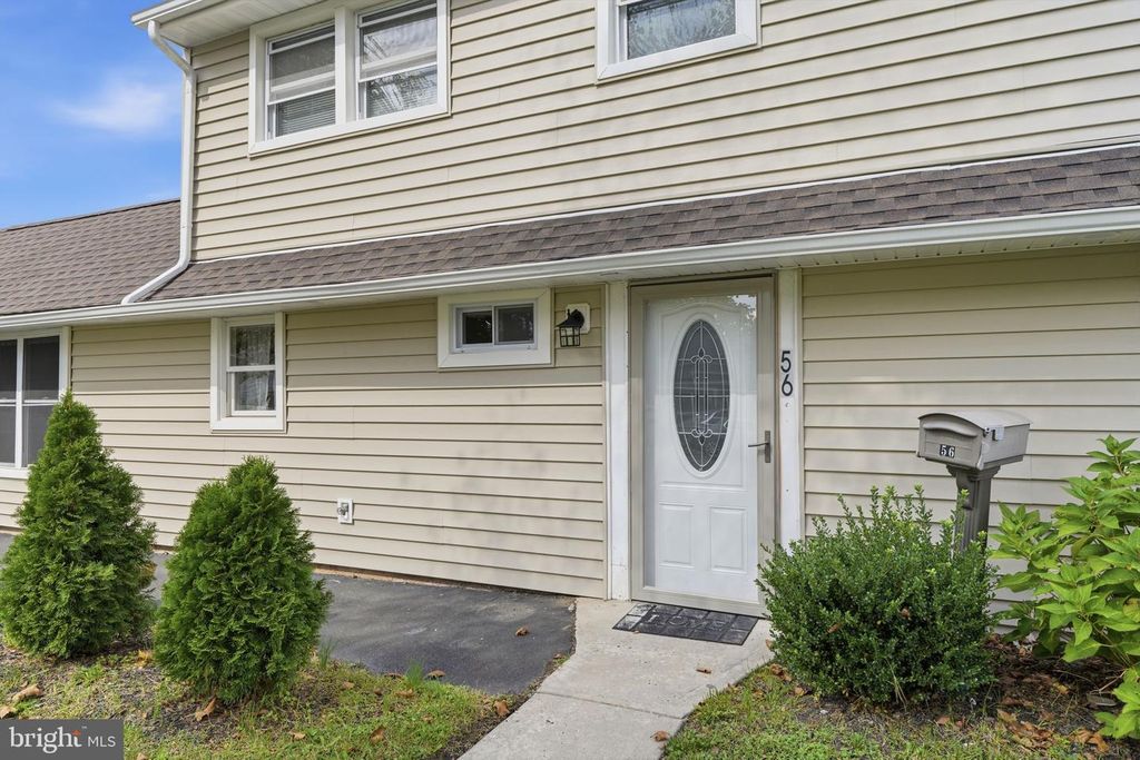56 N NORTHPARK DR, LEVITTOWN, PA 19054 — photo 3