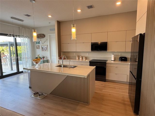 17507 SW 43rd St, Miramar, FL 33029