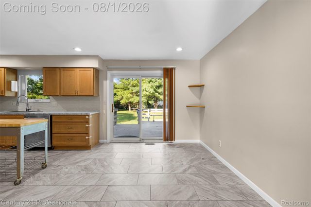 31991 STAMAN, Farmington Hills, MI 48336