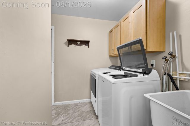 31991 STAMAN, Farmington Hills, MI 48336