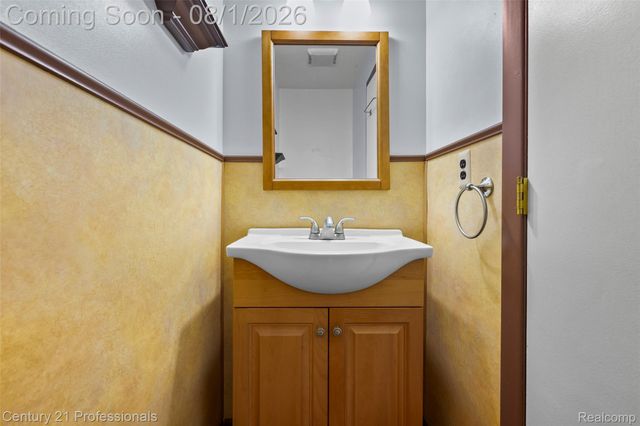 31991 STAMAN, Farmington Hills, MI 48336