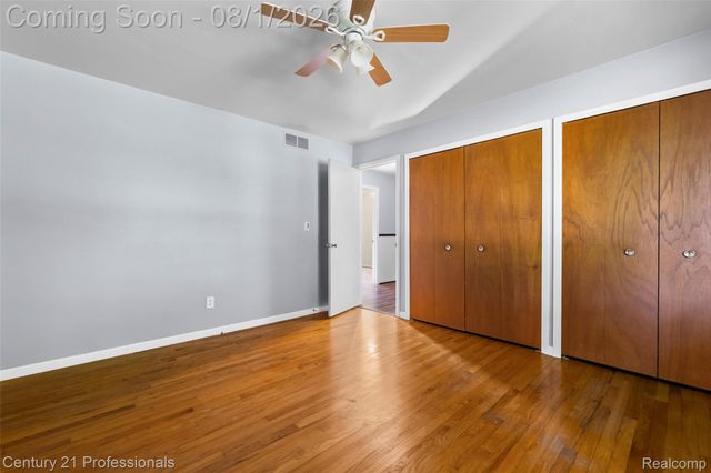 31991 STAMAN, Farmington Hills, MI 48336